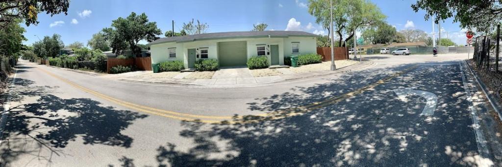 Deco Drive Miami • Near Hard Rock Stadium • South Beach • Wynwood エクステリア 写真